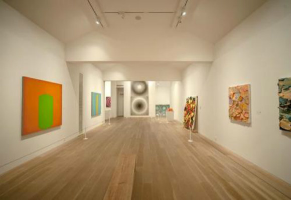 展覽的展臺設(shè)計制作，如何進行正規(guī)的搭建呢-深圳展覽公司